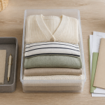 Aide rangement maison sur plan de travail bien rangé