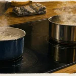 Difference entre induction et vitrocéramique : casserole sur plaque, chauffage plus économe